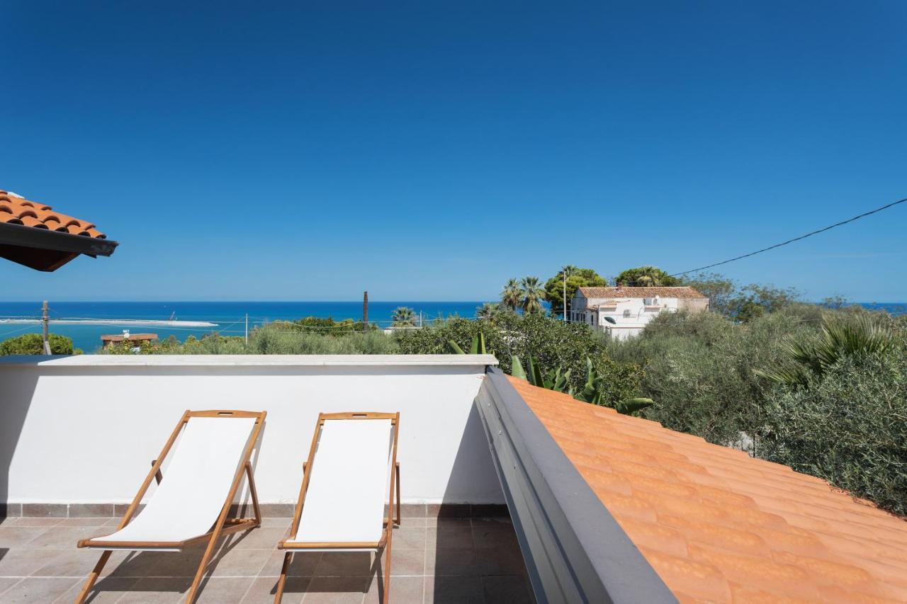 Villa Mendolia Ai Caracoli Termini Imerese Exterior photo